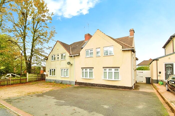 3 Bedroom Semi-Detached House To Rent In Stream Park, Kingswinford, West Midlands, DY6