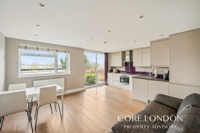 2 Bedroom Flat To Rent In Lynton Road, Acton, W3