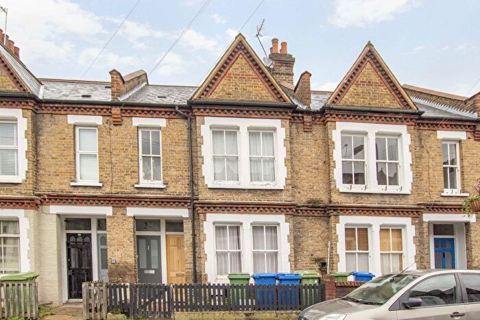 2 Bedroom Flat To Rent In Aylesbury Road, Walworth, SE17