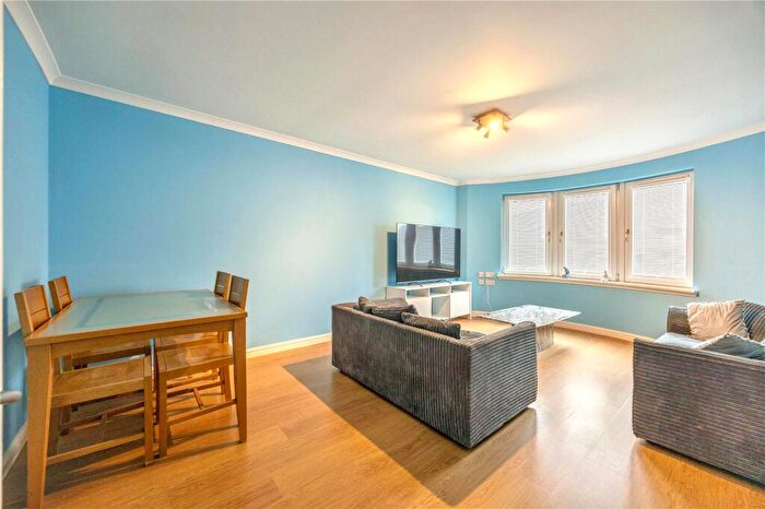 2 Bedroom Flat For Sale In Cow Wynd, Falkirk, Stirlingshire, FK1