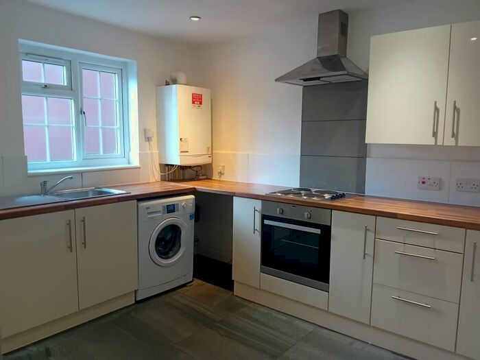 2 Bedroom Maisonette To Rent In Windlesham, Surrey, GU20