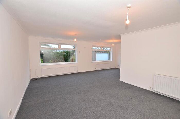2 Bedroom Detached Bungalow To Rent In Lambourn Drive, Allestree, Derby, DE22