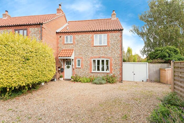 3 Bedroom Semi-Detached House For Sale In Church Road, Aylmerton, Norwich, Norfolk, NR11