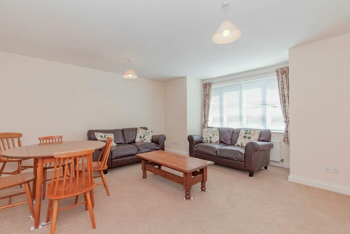 2 Bedroom Flat To Rent In Kenville Road, Kennington, Oxford, OX1