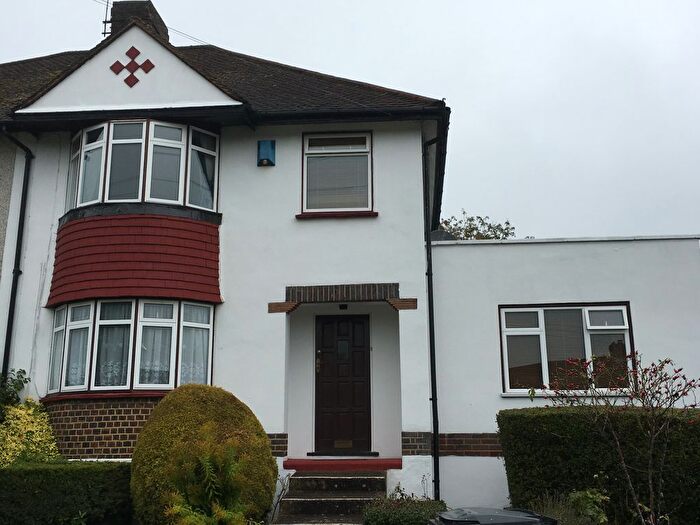 4 Bedroom Semi-detached House To Rent In St. Andrews Road, Coulsdon, CR5