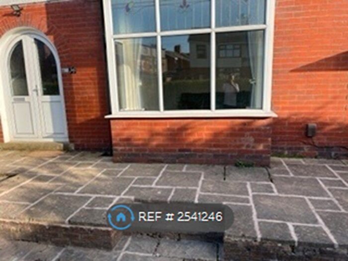 3 Bedroom Semi-Detached House To Rent In Southern Parade, Preston, PR1