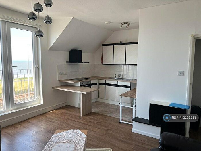 1 Bedroom Flat To Rent In Queens Promenade, Bispham Blackpool, FY2