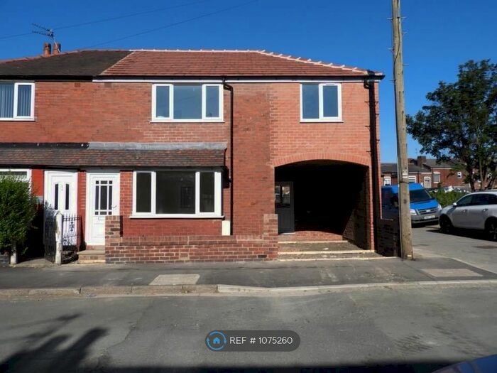 4 Bedroom Semi-Detached House To Rent In Marsland Terrace, Stockport, SK1