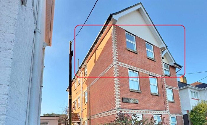 2 Bedroom Flat For Sale In Freshwater, Isle Of Wight, PO40