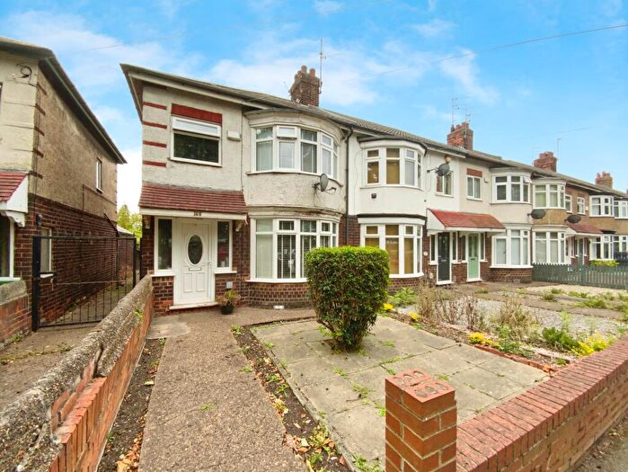 3 Bedroom End Of Terrace House For Sale In Bricknell Avenue, Hull, HU5