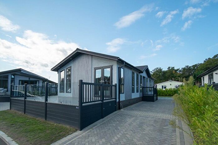 2 Bedroom Park Home For Sale In Warren Park, Portsmouth Road, Thursley, GU8