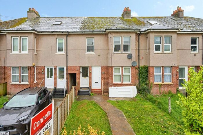 2 Bedroom Flat For Sale In Holland Road, Plymstock, Plymouth, PL9