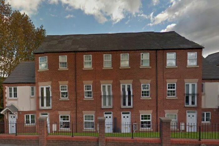 3 Bedroom Property To Rent In Sheffield Road, Chesterfield, S41