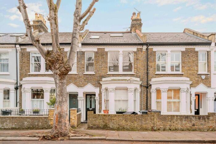 2 Bedroom Flat To Rent In Duke Road, Chiswick W4