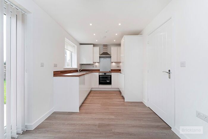 3 Bedroom Semi-Detached House To Rent In Wheatfields, Chatteris, PE16