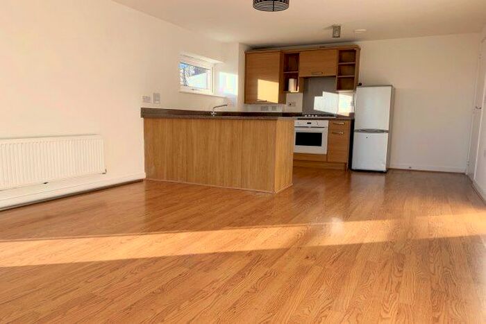 2 Bedroom Flat To Rent In Birdwood Avenue, Dartford, DA1