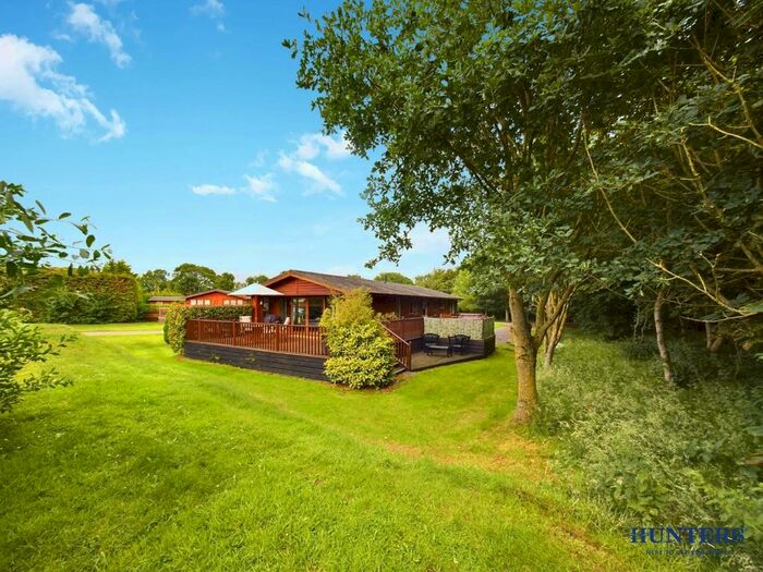 3 Bedroom Park Home For Sale In Bridlington Road, Full Sutton, York, YO41