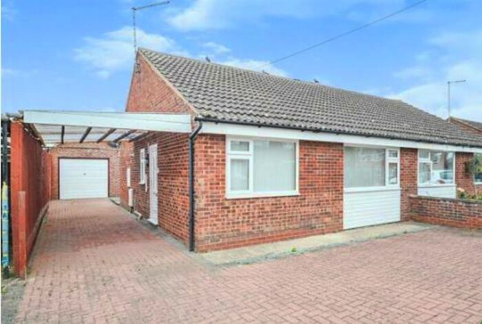 2 Bedroom Bungalow To Rent In Keble Close, Stamford, PE9