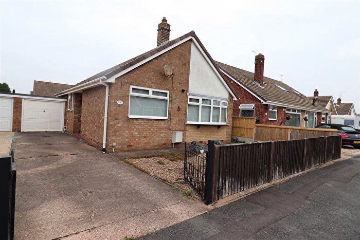 3 Bedroom Bungalow For Sale In Laburnum Walk, Gilberdyke, HU15