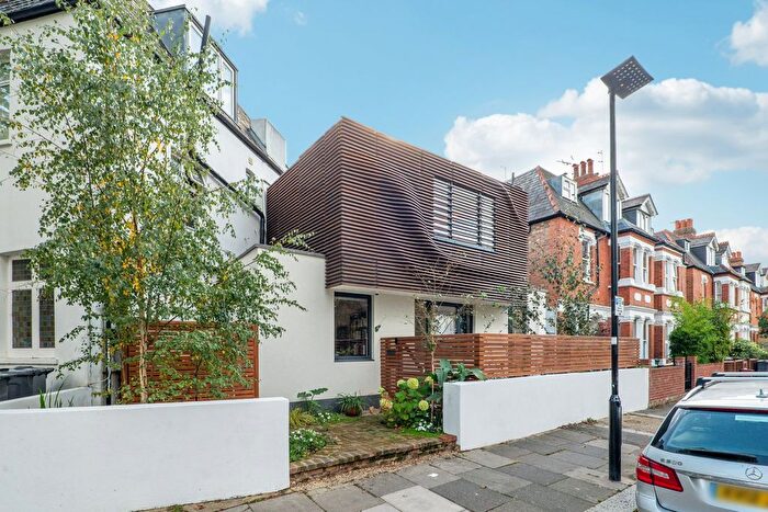 3 Bedroom Detached House For Sale In Fauconberg Road, Grove Park, Chiswick, W4