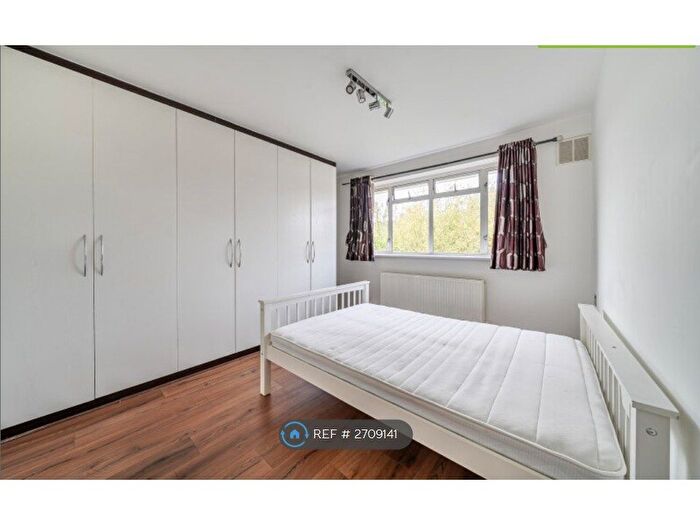 2 Bedroom Maisonette To Rent In Whitby Road, Ruislip, HA4