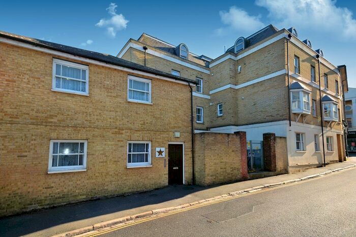2 Bedroom Flat To Rent In Star Street, Ryde, PO33