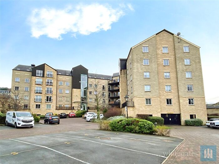 2 Bedroom Flat For Sale In Ellis Court, Textile Street, Dewsbury, WF13