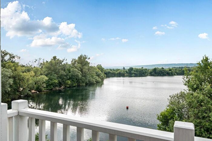 3 Bedroom Penthouse For Sale In Perch Close, Larkfield, Aylesford, ME20