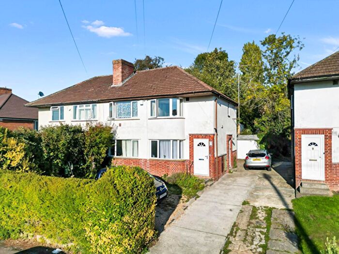 2 Bedroom Maisonette For Sale In Barnsdale Road, Reading, RG2