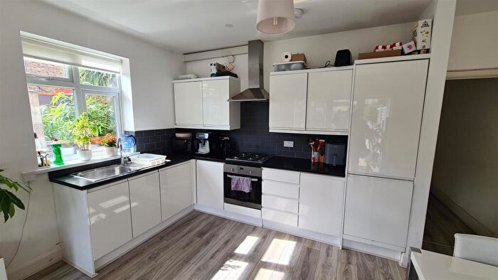 1 Bedroom Flat For Sale In Alexandra Road, Turnpike Lane, N8