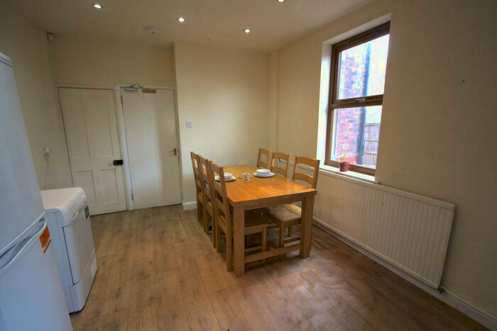 4 Bedroom Flat To Rent In Hornby House, Clayton Street, London, SE11