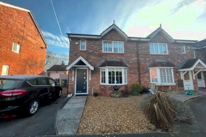 3 Bedroom Semi-Detached House To Rent In Brackenwood Drive, Widnes, WA8