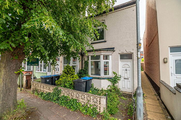 2 Bedroom Terraced House For Sale In Bath Street, Market Harborough, LE16