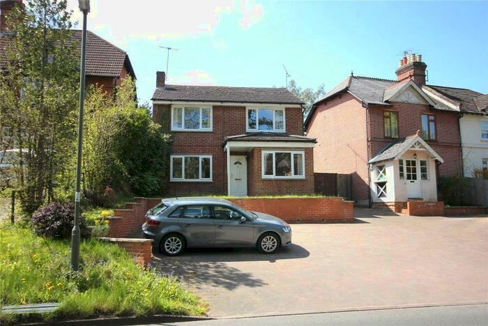 3 Bedroom Detached House To Rent In St Johns, GU21