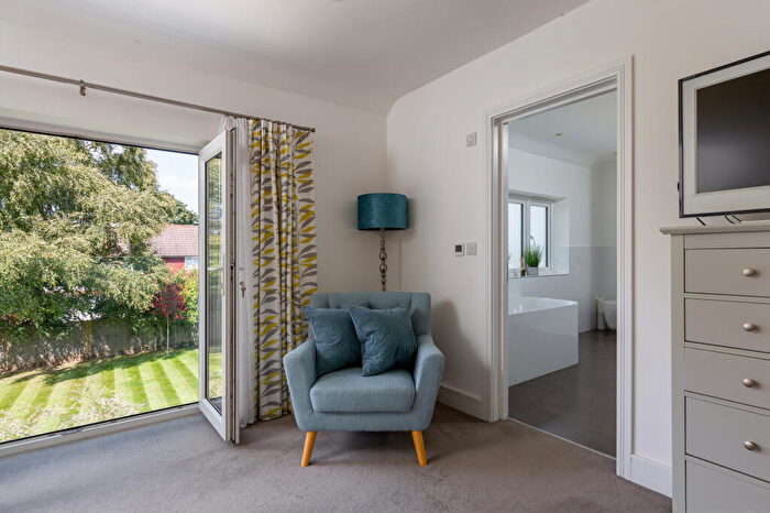 5 Bedroom Detached House For Sale In Keswick Road, Great Bookham, Leatherhead, Surrey, KT23