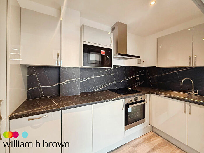 2 Bedroom Flat To Rent In London Road, Westcliff-On-Sea, SS0