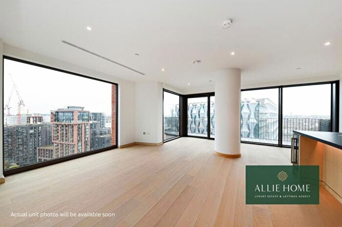 3 Bedroom Flat For Sale In Viaduct Gardens, London, SW11