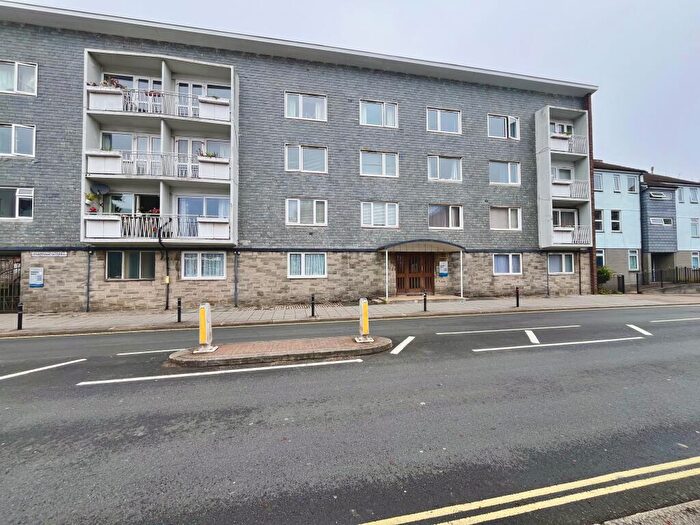 3 Bedroom Apartment To Rent In Vauxhall Street, PL4