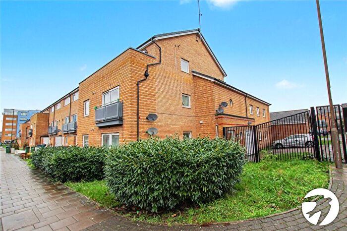 2 Bedroom Flat For Sale In Bailey Close, London, SE28
