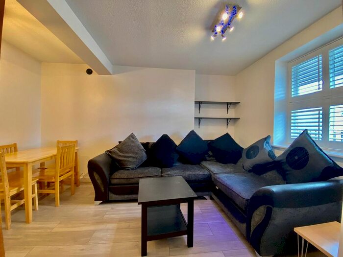 2 Bedroom Flat To Rent In Rotherhithe Street, Rotherhithe, SE16