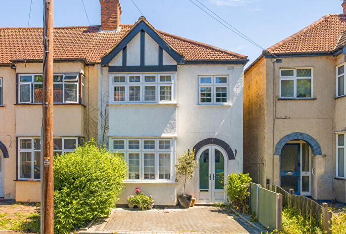3 Bedroom End Of Terrace House For Sale In Morden Gardens, Mitcham, CR4