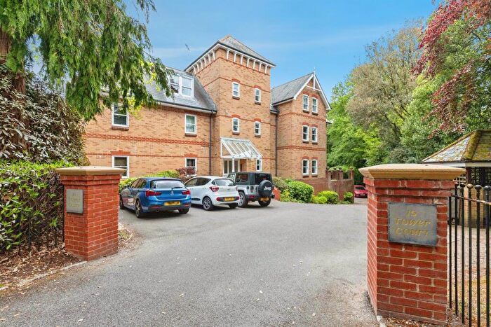 2 Bedroom Flat For Sale In Dean Park Road, Bournemouth, BH1