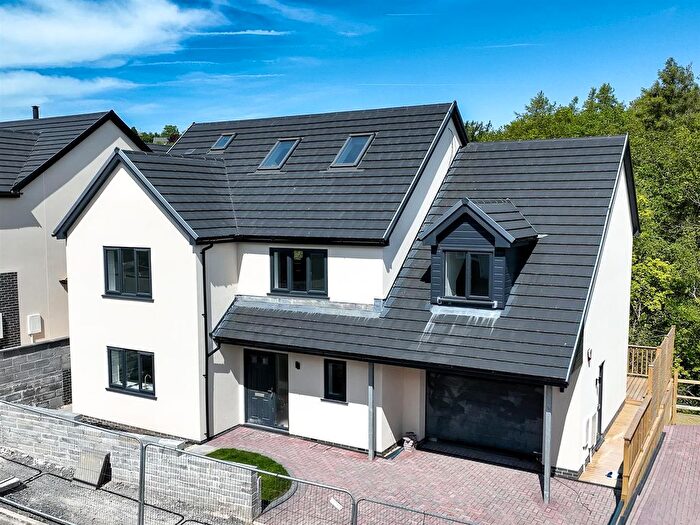 4 Bedroom Detached House For Sale In Southerndown Avenue, Mayals, Swansea, SA3
