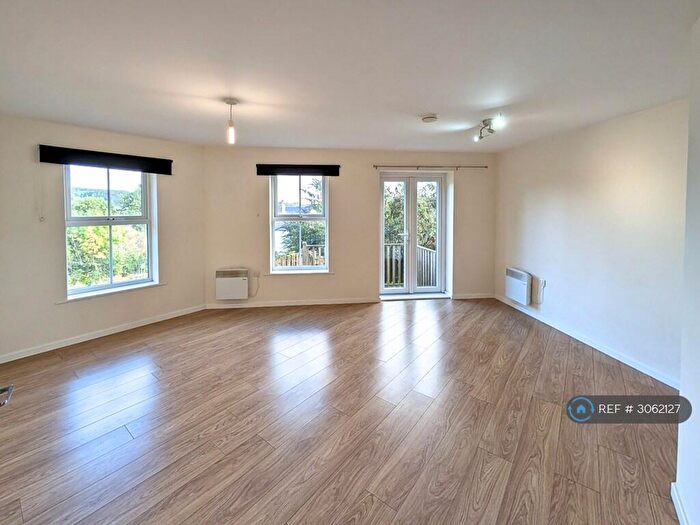 2 Bedroom Flat To Rent In Daniel Hill Mews, Sheffield, S6