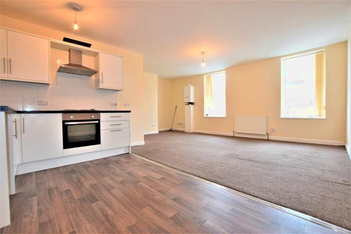 2 Bedroom Flat To Rent In Adelaide Street, Fleetwood, FY7