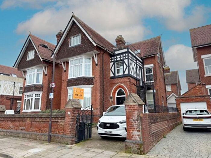 1 Bedroom Flat To Rent In Bruce Road, Southsea, PO4