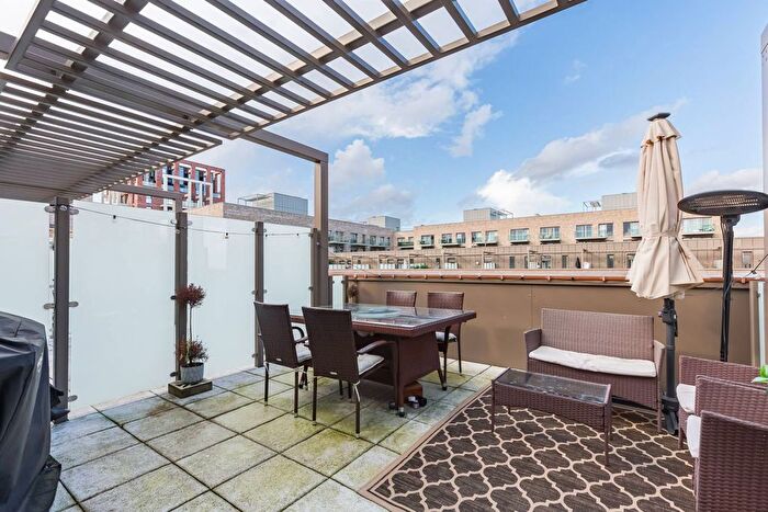 2 Bedroom Flat To Rent In Cantwell House, Upton Park, London, E13