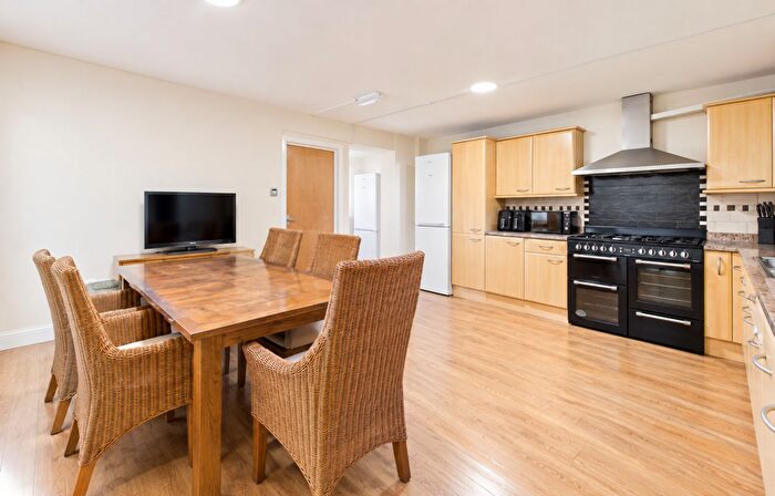 1 Bedroom House Of Multiple Occupation To Rent In A High Street, Cheltenham, GL50