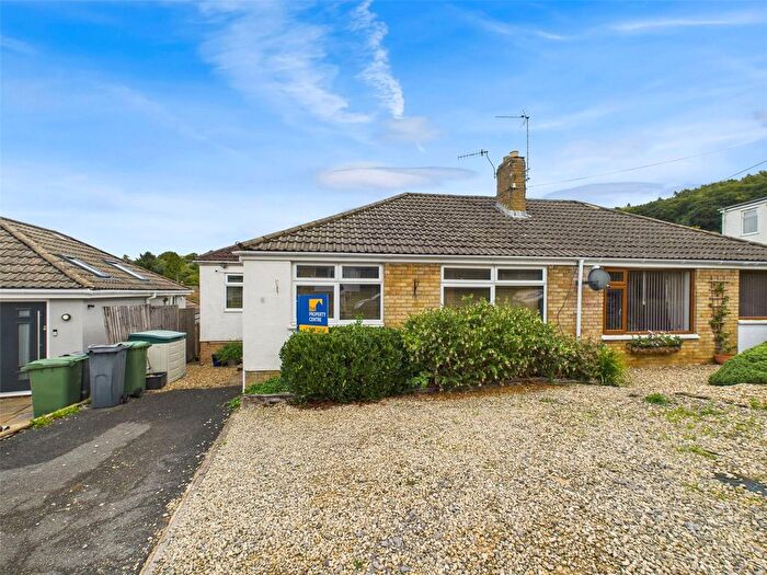 3 Bedroom Bungalow For Sale In Heather Close, Stroud, Gloucestershire, GL5