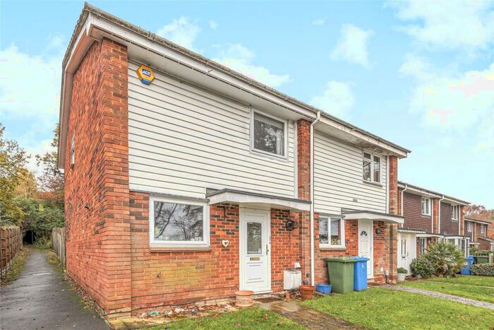 3 Bedroom End Of Terrace House To Rent In Madingley, Bracknell, Berkshire, RG12